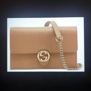 New Authentic Gucci Crossbody Tan Leather Bag. 7.5x4.5x1.4. Dust Bag Included.